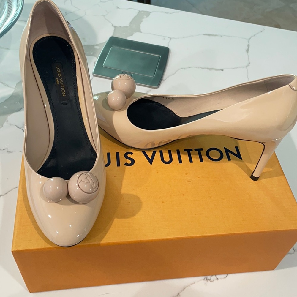 Louis Vuitton Betty Pumps
